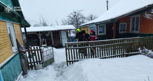 Через снігові замети на Волині «швидка» не дісталася до хворого