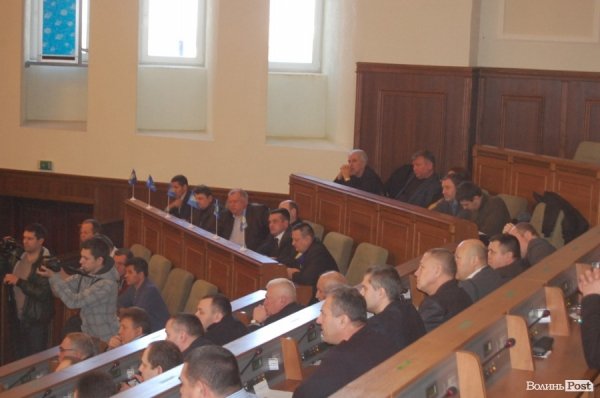 На сесію Волиньради прийшов «Правий сектор». ФОТО. ВІДЕО