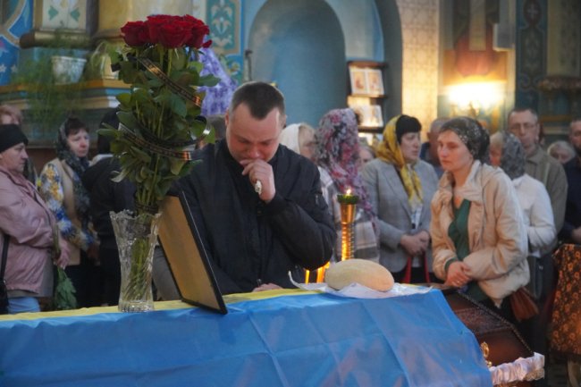 На Волині попрощались з Героєм Олександром Омельчуком. ФОТО