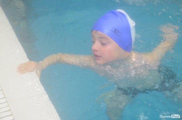 Микола Романюк допоміг знайти кошти на оздоровче обладнання для дітей. ФОТО*