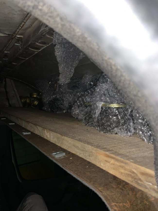 На Волині чоловік намагався перевезти через кордон чорної ікри на майже півмільйона гривень