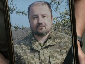 Воїну з Луцька, рідні якого не визнали його природну смерть та вимагали повторної експертизи, просять присвоїти звання Героя України