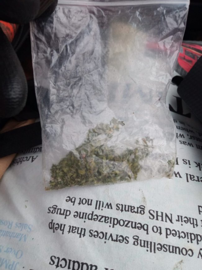 Волинянин хотів провезти через кордон марихуану в дезодоранті. ФОТО