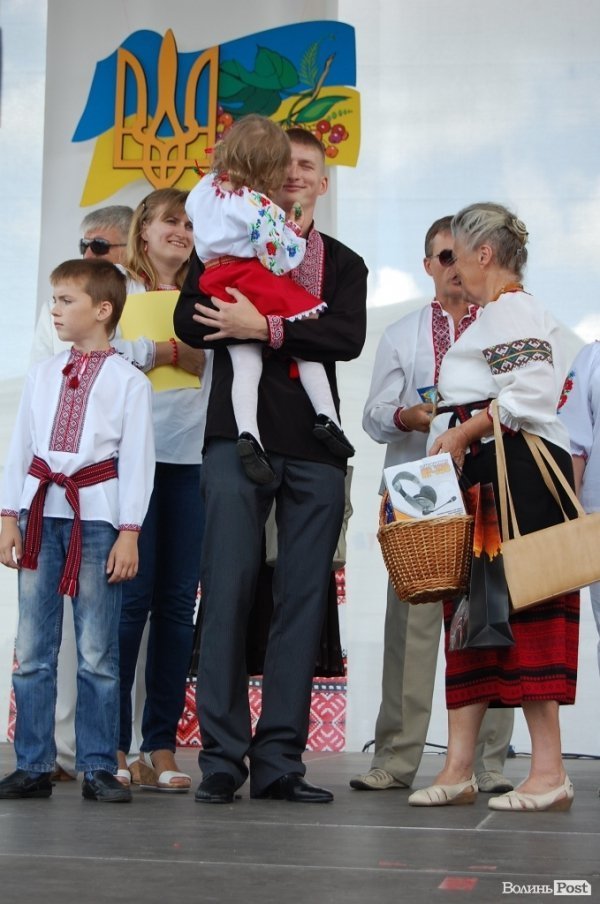 Найбільш вишивана родина