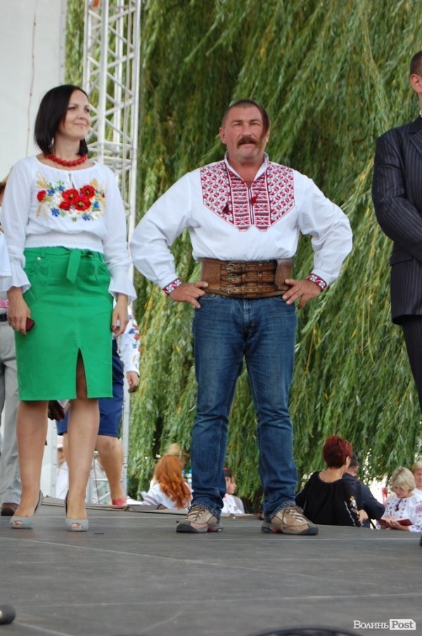 Акція «Українська вишиванка» у Луцьку. ФОТО