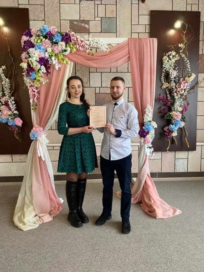 Кохання під час війни: у Нововолинську одружилася 21 пара. ФОТО 