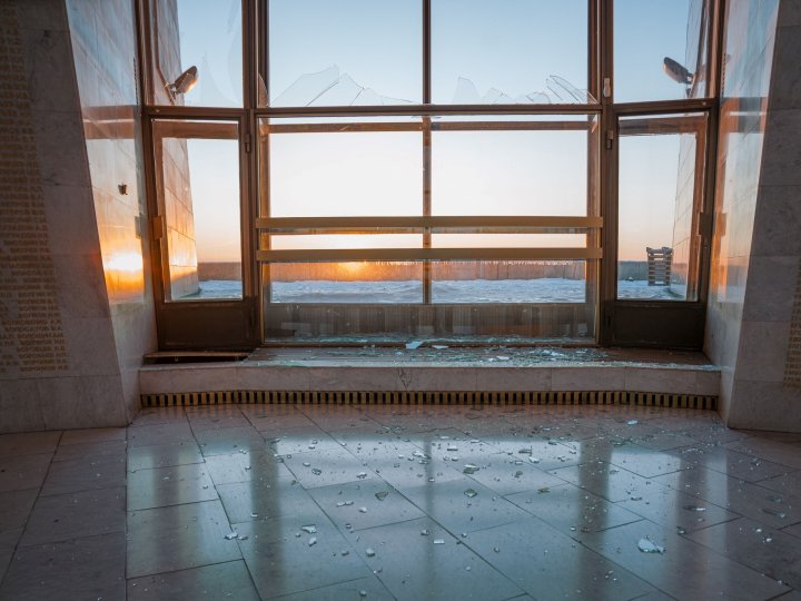 Росіяни пошкодили музей у підніжжі монумента «Батьківщина-мати»