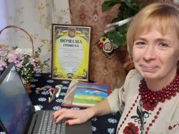 «Забракло однієї крапки»: вчителька з Волині другий рік поспіль – серед переможців Радіодиктанту