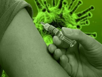 Луцька лікарка розповіла, чи варто щеплювати дітей проти COVID-19