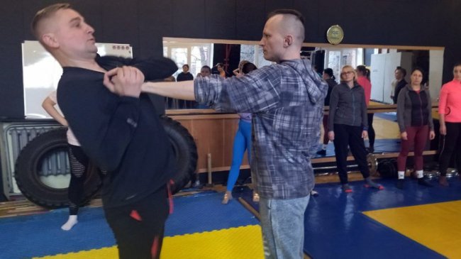 Сотня волинян відвідали безплатні курси самозахисту для цивільного населення. ВІДЕО