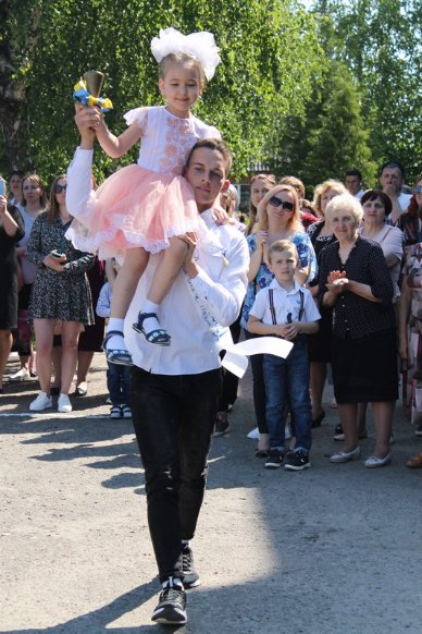 Як у школах Ковеля провели останній дзвоник. ФОТО