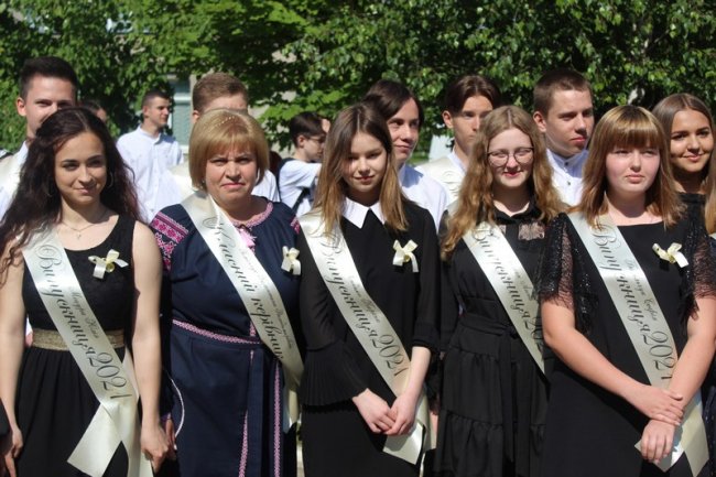 Як у школах Ковеля провели останній дзвоник. ФОТО