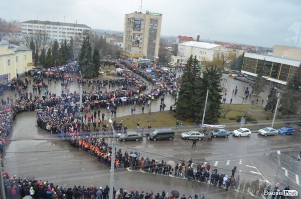«Герої не вмирають!», – у Луцьку провели в останню путь майданівця. ФОТО. ВІДЕО