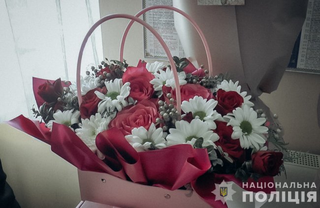 Волинські поліцейські привітали з днем народження доньку загиблого на війні колеги