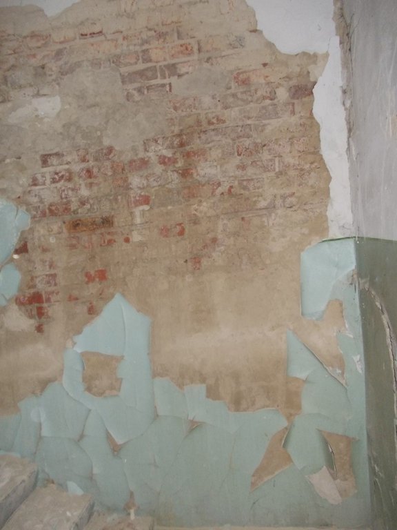 Грибок, корозія і дірявий дах: яким продали кінотеатр «Промінь». ФОТО