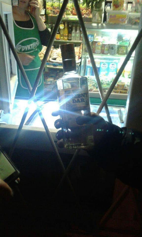 Луцькі муніципали покарали три магазини за продаж алкоголю вночі. ФОТО