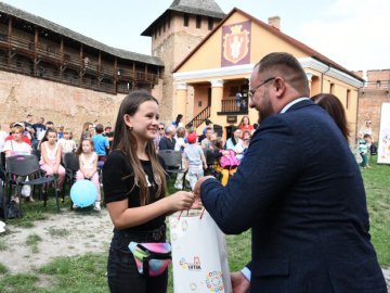 «Скоро до школи»: у Луцьку провели благодійну акцію для дітей. ФОТО