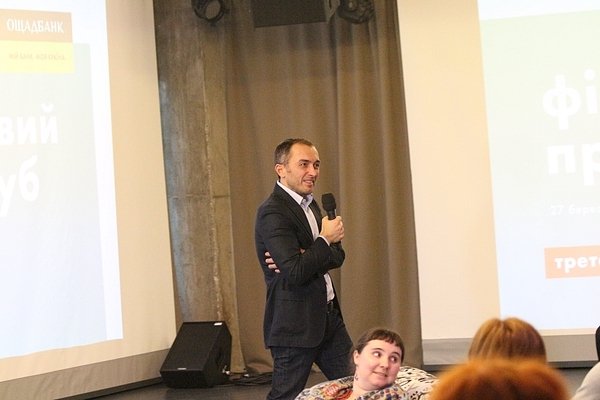 100 непростих запитаннь новому голові Ощадбанку*