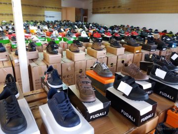 Де придбати якісне взуття за оптовими цінами?*