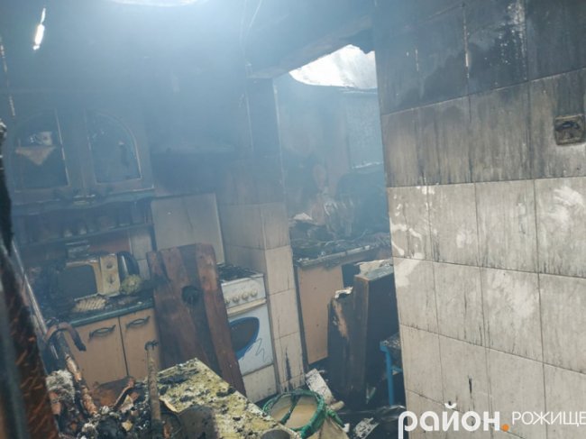 Опублікували фото згорілих квартир у масштабній пожежі у Рожищі