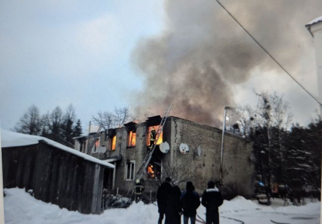 В селищі на Волині спалахнув багатоквартирний будинок