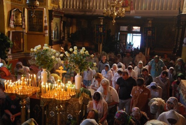 Як у луцькому храмі святкували Трійцю. ФОТО