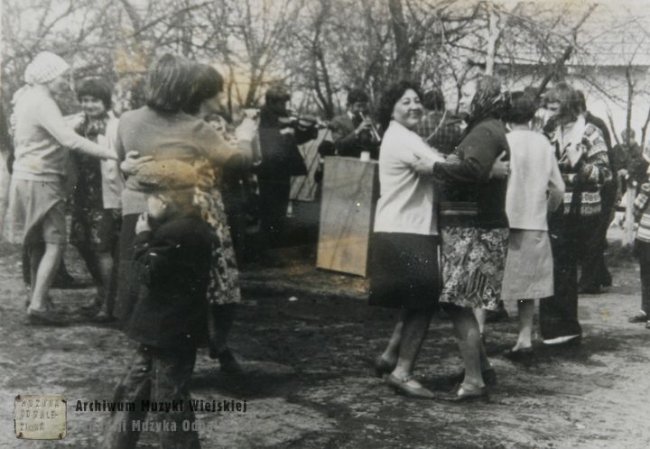 Волинські весілля на фото півстоліття тому