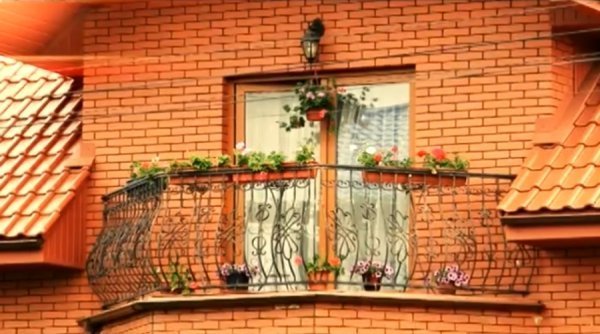 Замкерівника міліції Волині вибудував собі палац у Володимирі. ФОТО