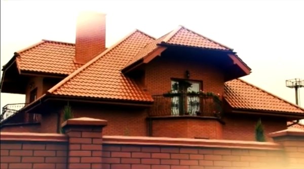 Замкерівника міліції Волині вибудував собі палац у Володимирі. ФОТО