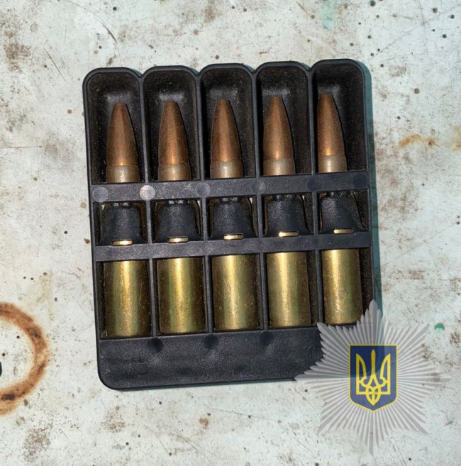 Волинські правоохоронці перекрили канал збуту трофейної та переробленої зброї. ФОТО