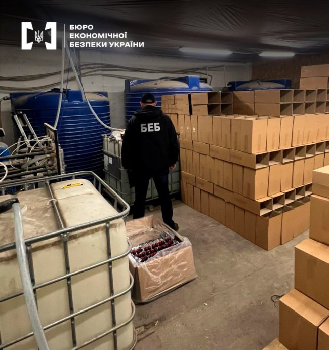 У Луцьку знищили підпільний завод елітного алкоголю