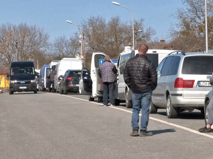 Волиняни повертаються: перед Великоднем на кордоні з Польщею зібльшився пасажиропотік. ВІДЕО
