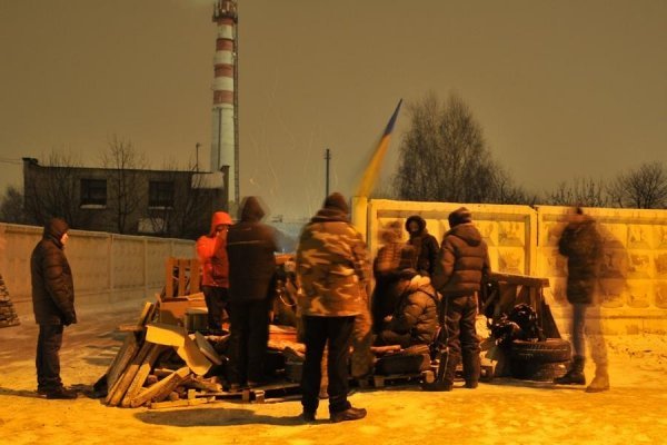 Блокування ВВшників у Луцьку: п'ята ніч. ФОТО