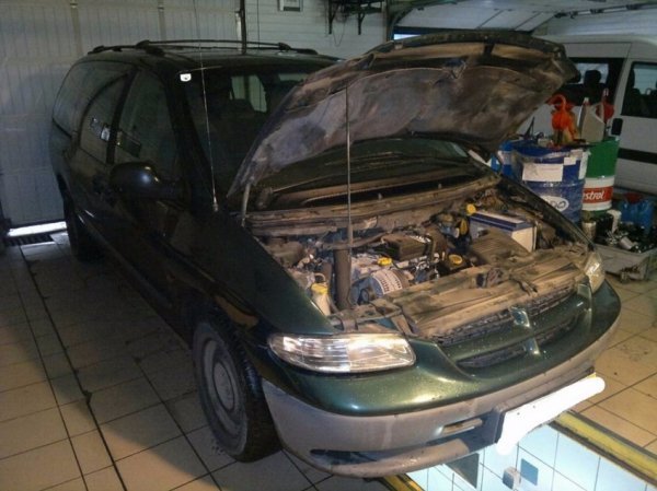 Луцькі волонтери відремонтували авто для ДУКівців 