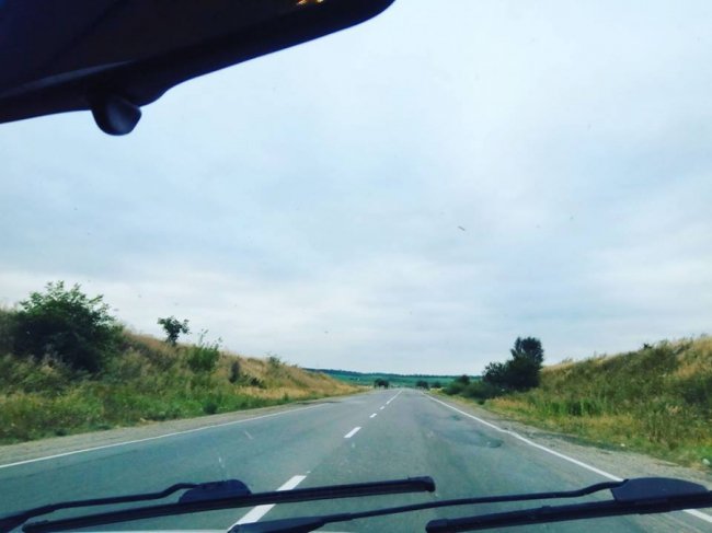 Як луцькі ведуча та режисерка їздили автостопом у Чернівці