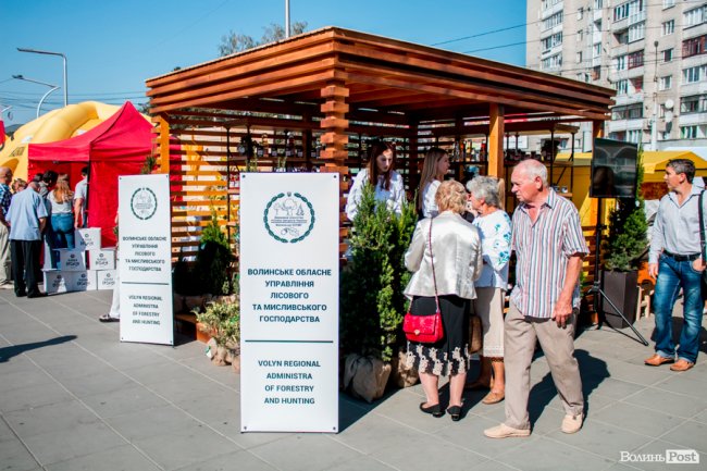 Смачно та корисно: волинські лісівники презентували свою продукцію на форумі. ФОТО