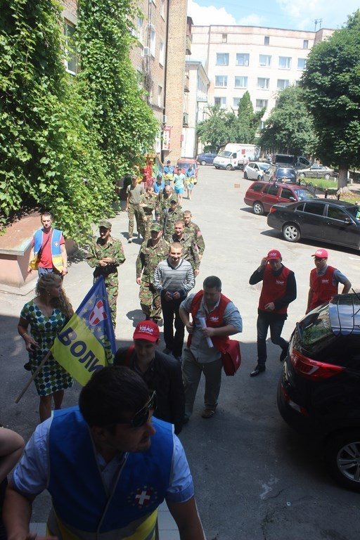 Активісти просять волинських нардепів про саморозпуск ВР. ФОТО