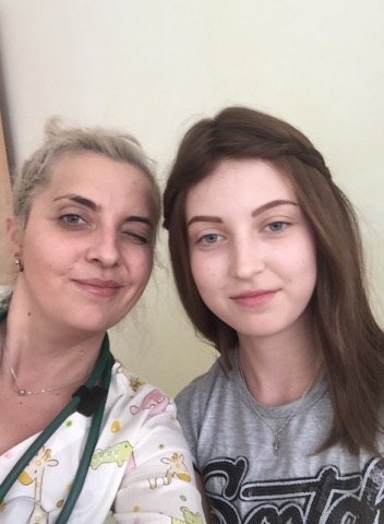 Онкохворій дівчині з Волині зробили перуку завдяки людям, які пожертвували своє волосся