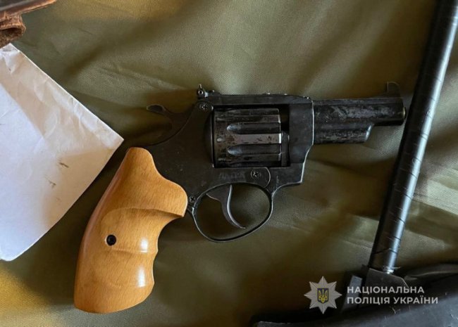 Волинські правоохоронці затримали торговця зброєю з Одеси