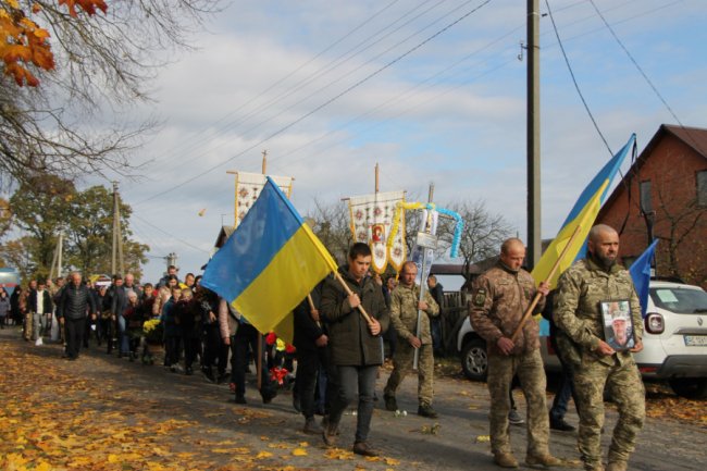На Волині попрощалися із Героєм Віктором Нестеруком. ФОТО