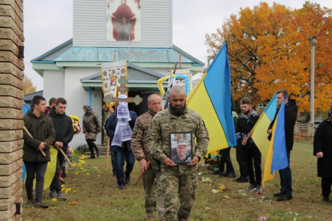 На Волині попрощалися із Героєм Віктором Нестеруком. ФОТО