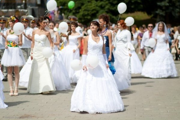 Переможці Параду наречених в Луцьку. ФОТО