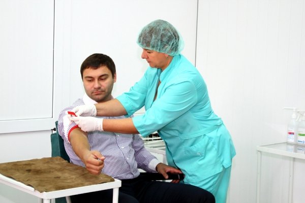 Роман Іванюк здав кров пораненим солдатам. ФОТО*