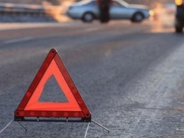 У Луцьку водійка злетіла з дороги й врізалася у дерево