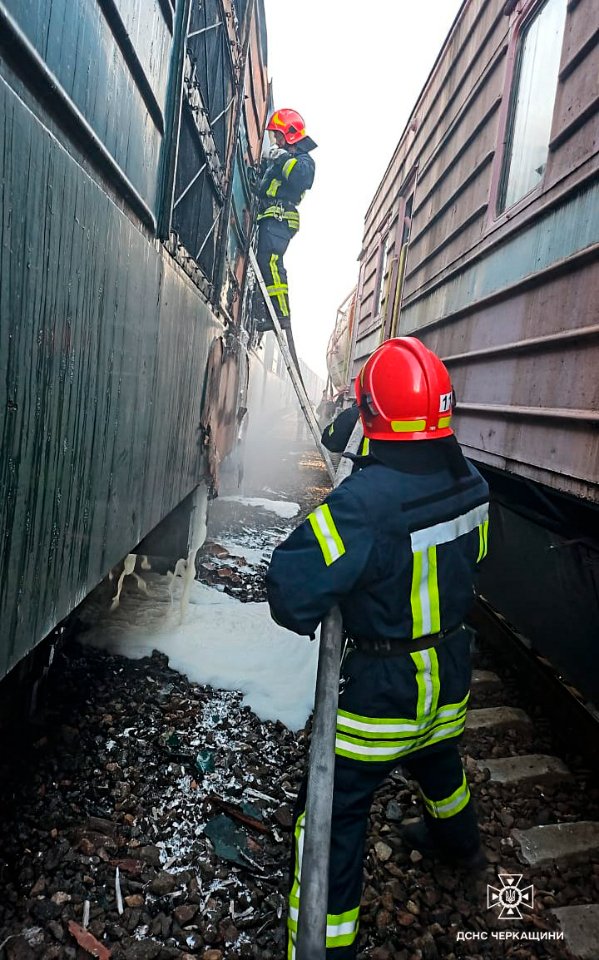 На Черкащині на ходу спалахнув електровоз