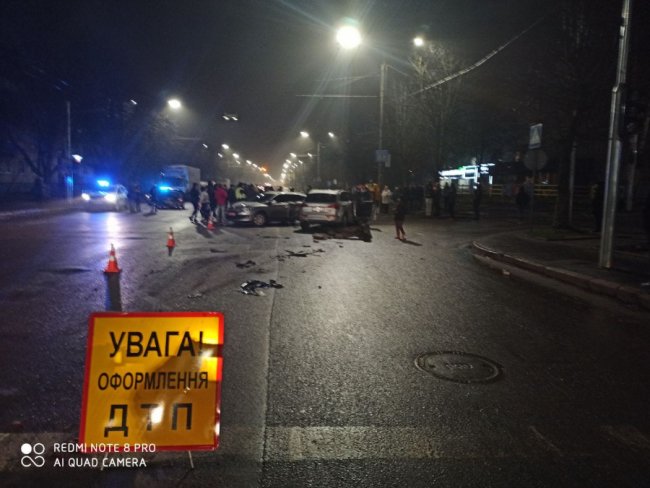 Нічна автотроща на Відродження у Луцьку: у поліції розповіли деталі 