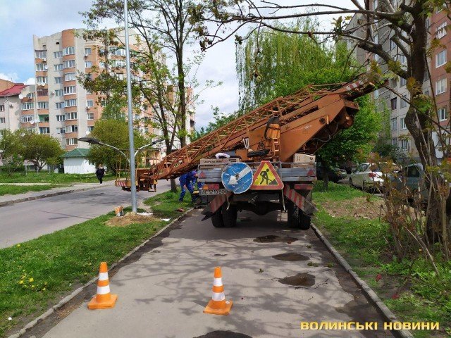 У Луцьку на вулиці Кравчука встановлять 30 нових ліхтарів