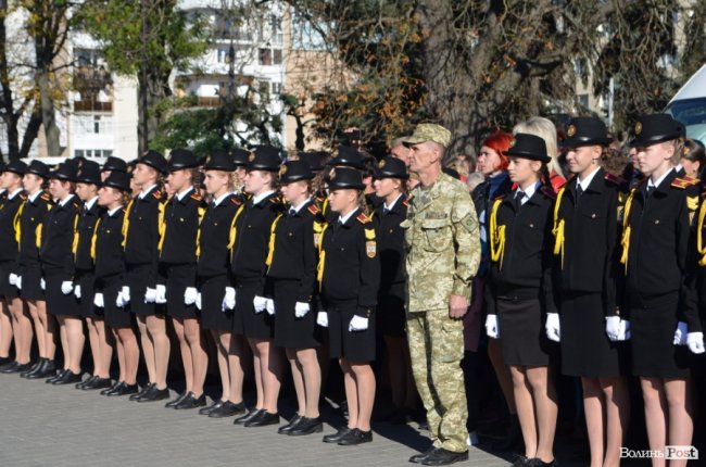 «Нам є що захищати»: урочиста посвята ліцеїстів у Луцьку.  ФОТО