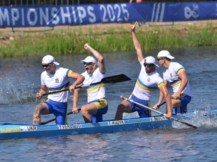 Українські каноїсти стали чемпіонами світу та відмовилися фотографуватися з росіянами. ФОТО