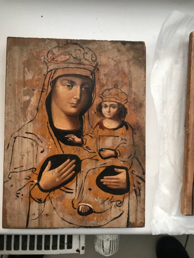 Старовинні ікони, які німець перевозив через «Ягодин», виявились  культурними цінностями